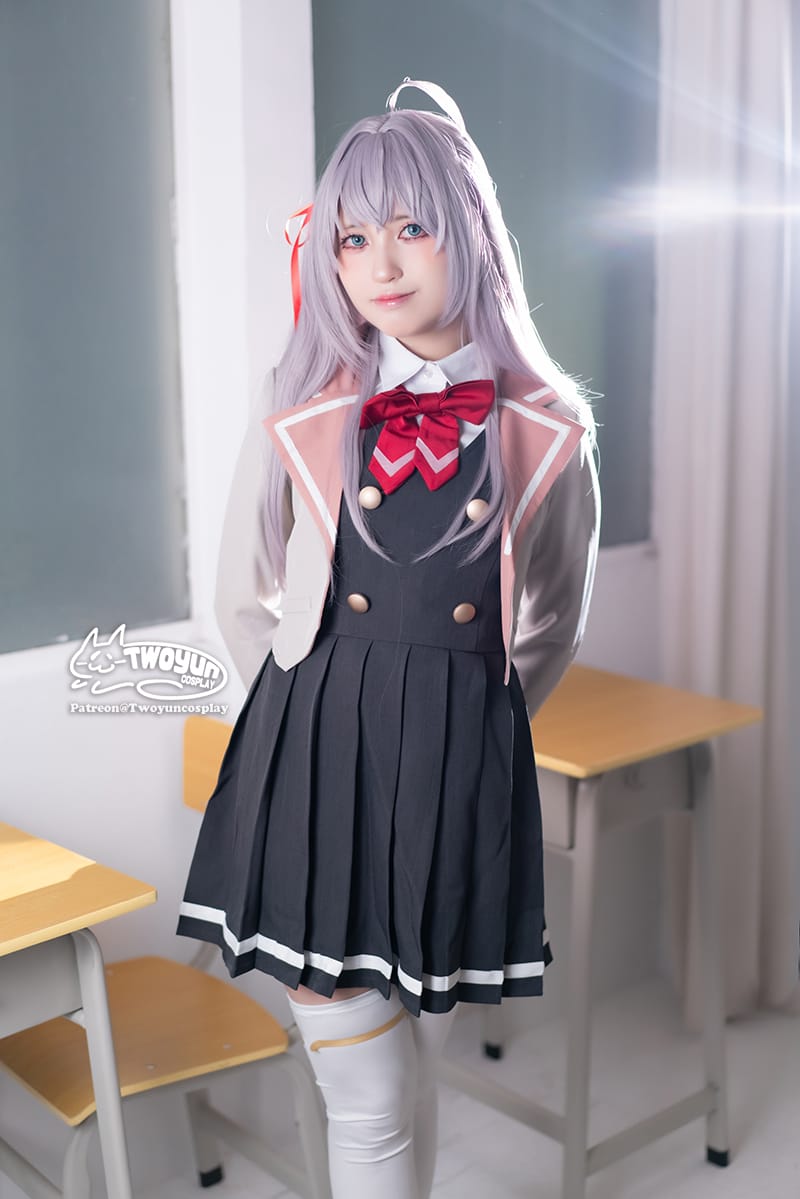 不時輕聲地以俄語遮羞的鄰座艾莉同學 艾莉 / Alya Sometimes Hides Her Feelings in Russian: Alya